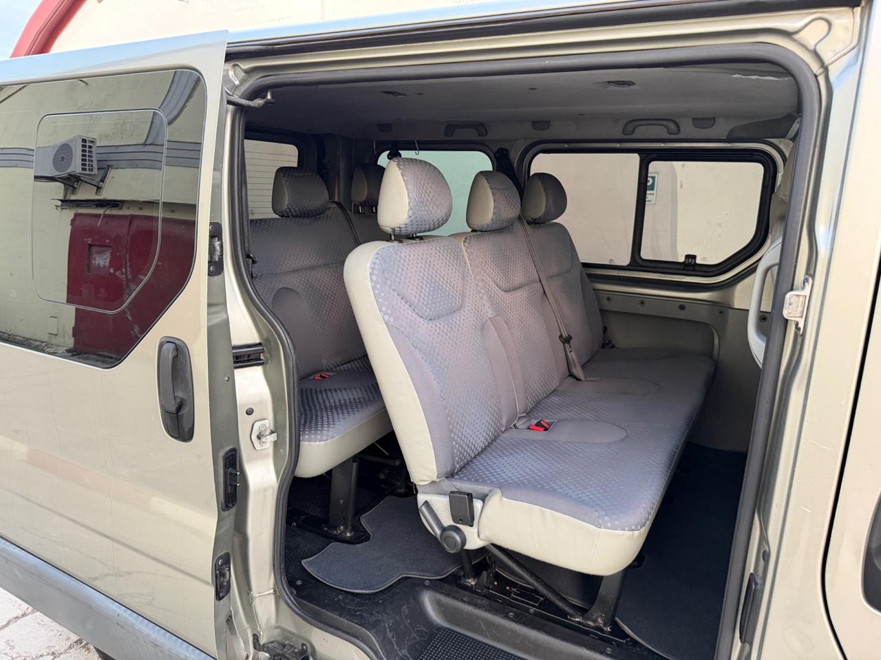 Renault Trafic 2.0 dCi/115 Cv 9 Posti Clima Gancio T.