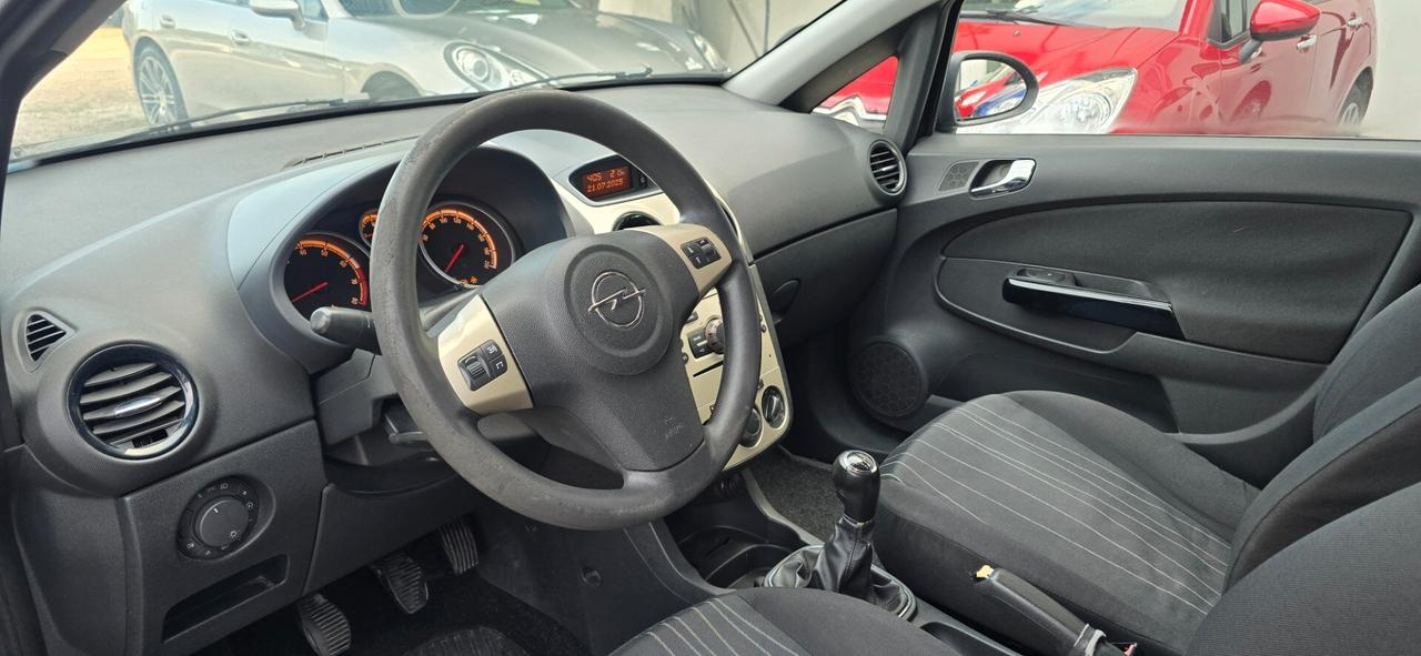 Opel Corsa 1.2 5 porte Club