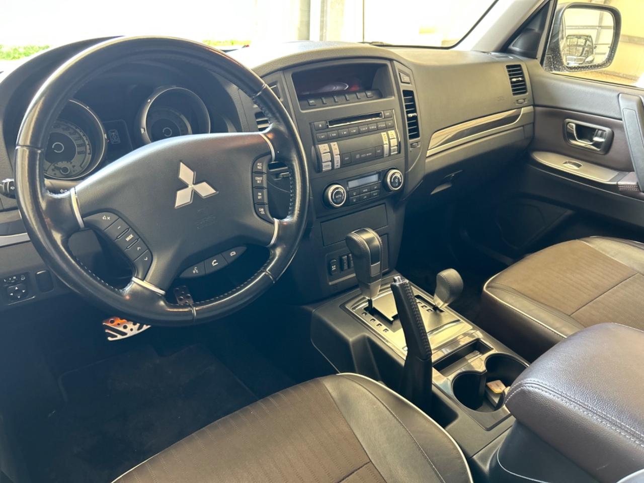 Mitsubishi Pajero 3.2 cr Instyle 200cv 5p auto