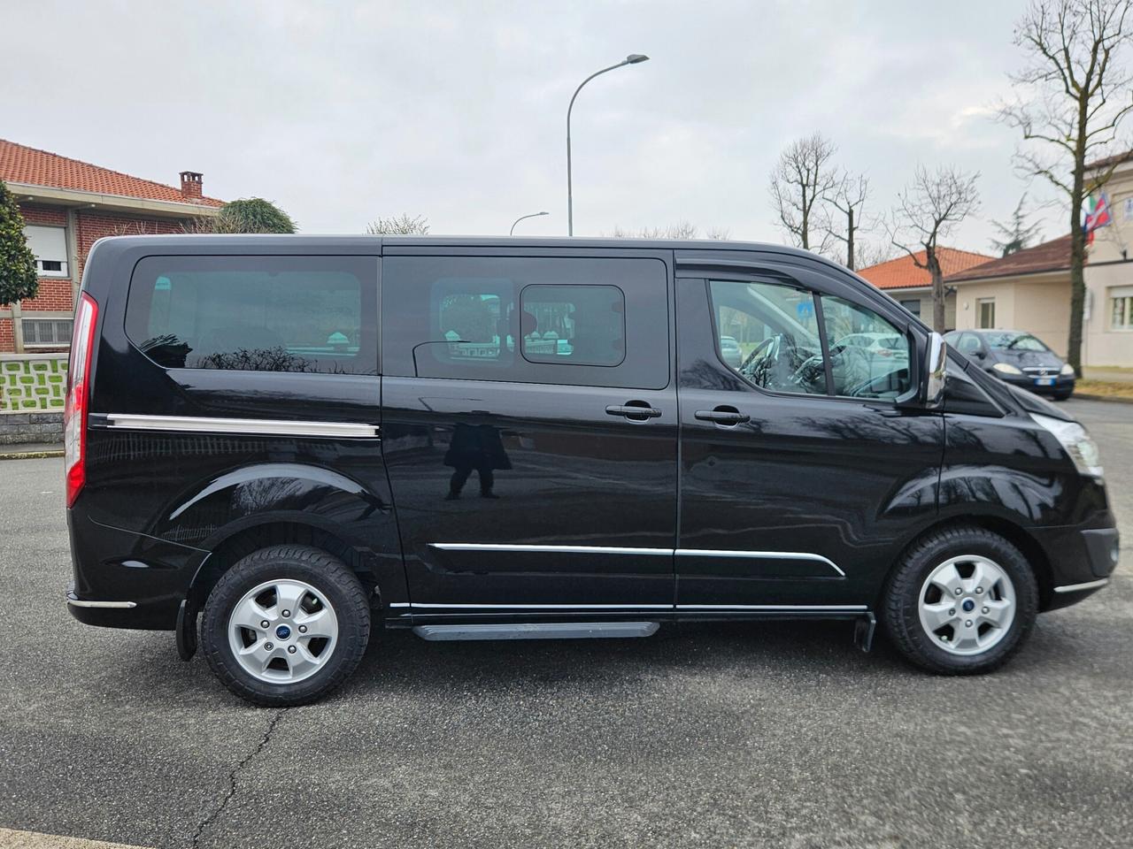 Ford Tourneo Custom 2.0 TDCi 130CV 8POSTI