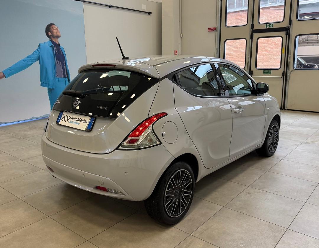 LANCIA Ypsilon 3ª serie - Ypsilon 1.0 FireFly 5 porte S&S Hybrid Ecochic Gold