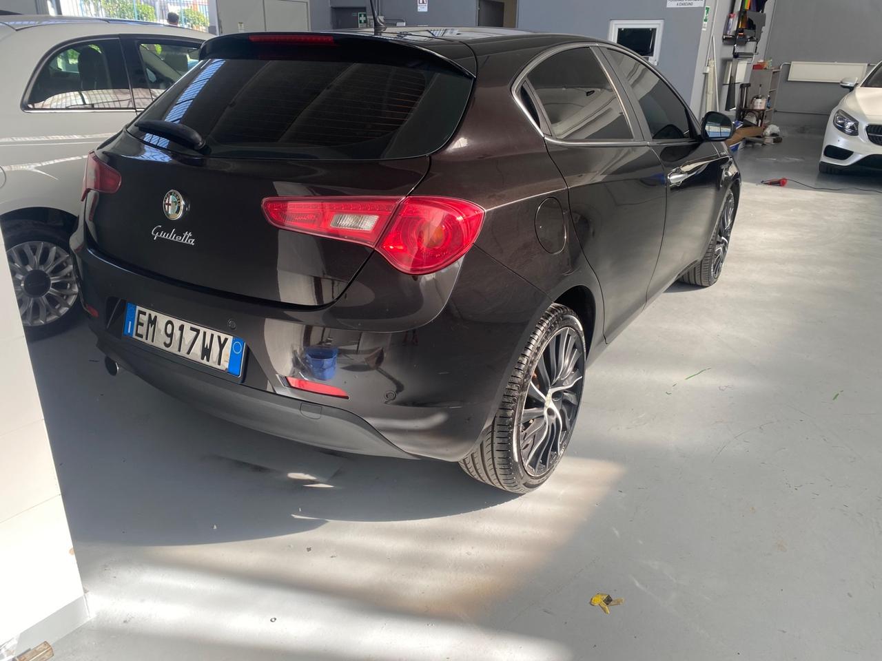 Alfa Romeo Giulietta 1.6 JTDm-2 105 CV Distinctive