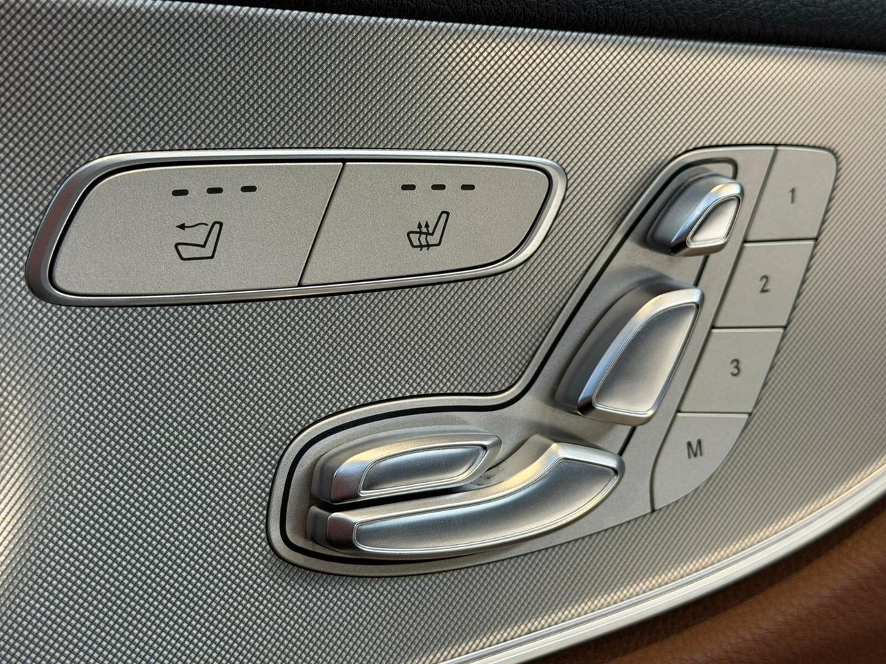 Mercedes-benz E 220 d Auto Cabrio Premium AMG, luci ambient.