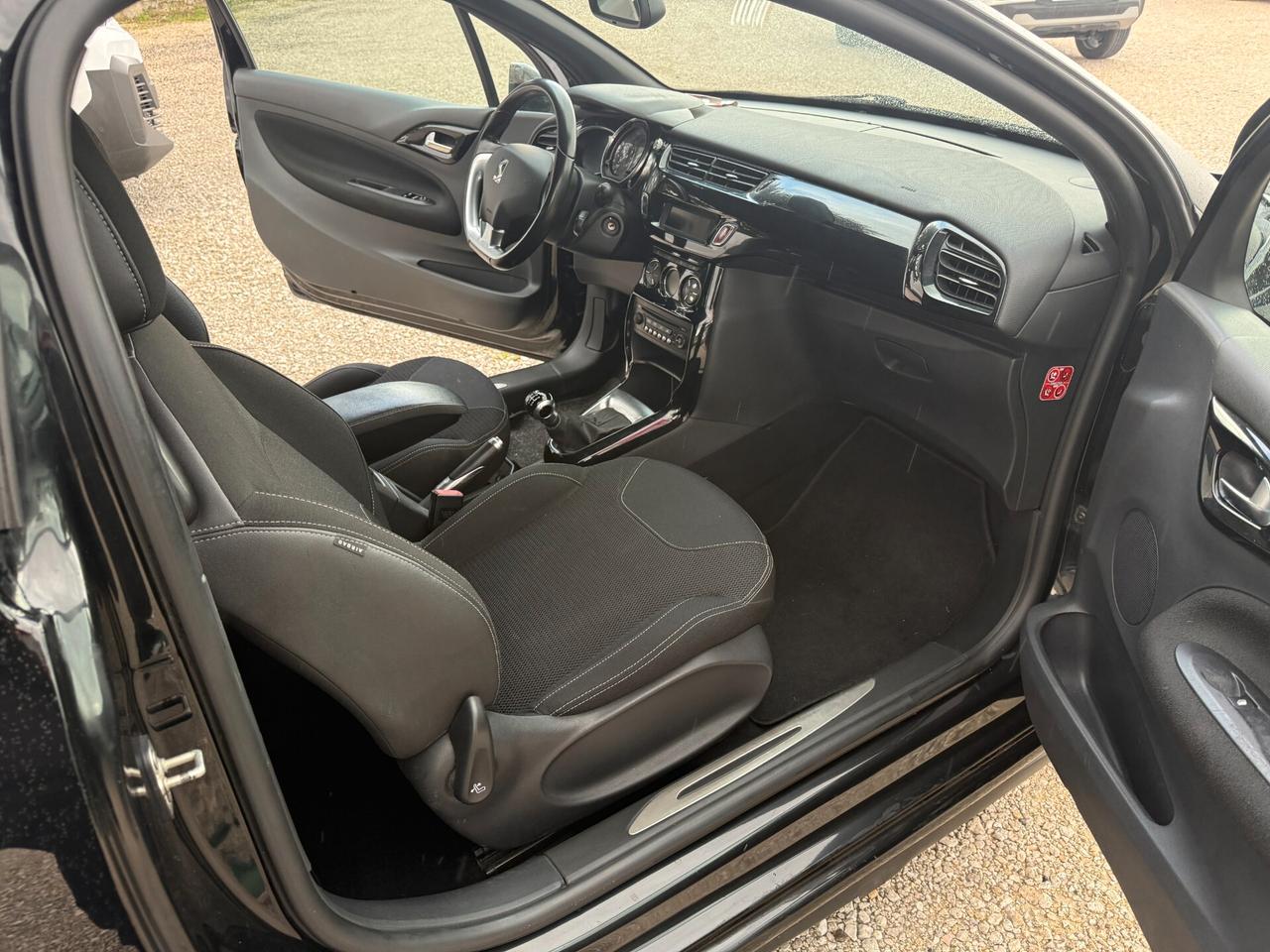 DS3 3 1.4 HDi 70 So Chic NEOPATENTATI