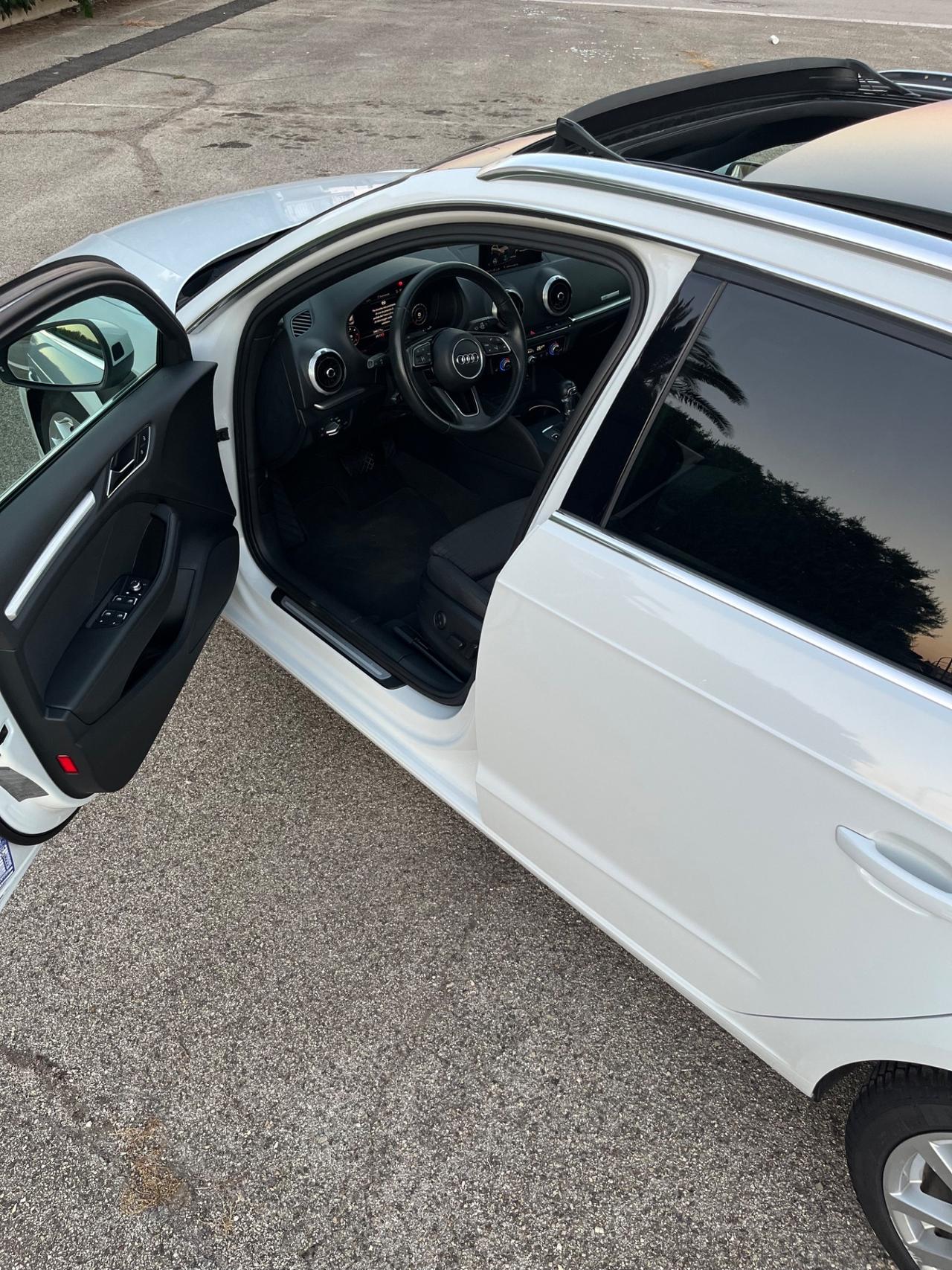 Audi A3 1.6 TDI 116 CV S tronic Design FULL TETTO PANORAMICO