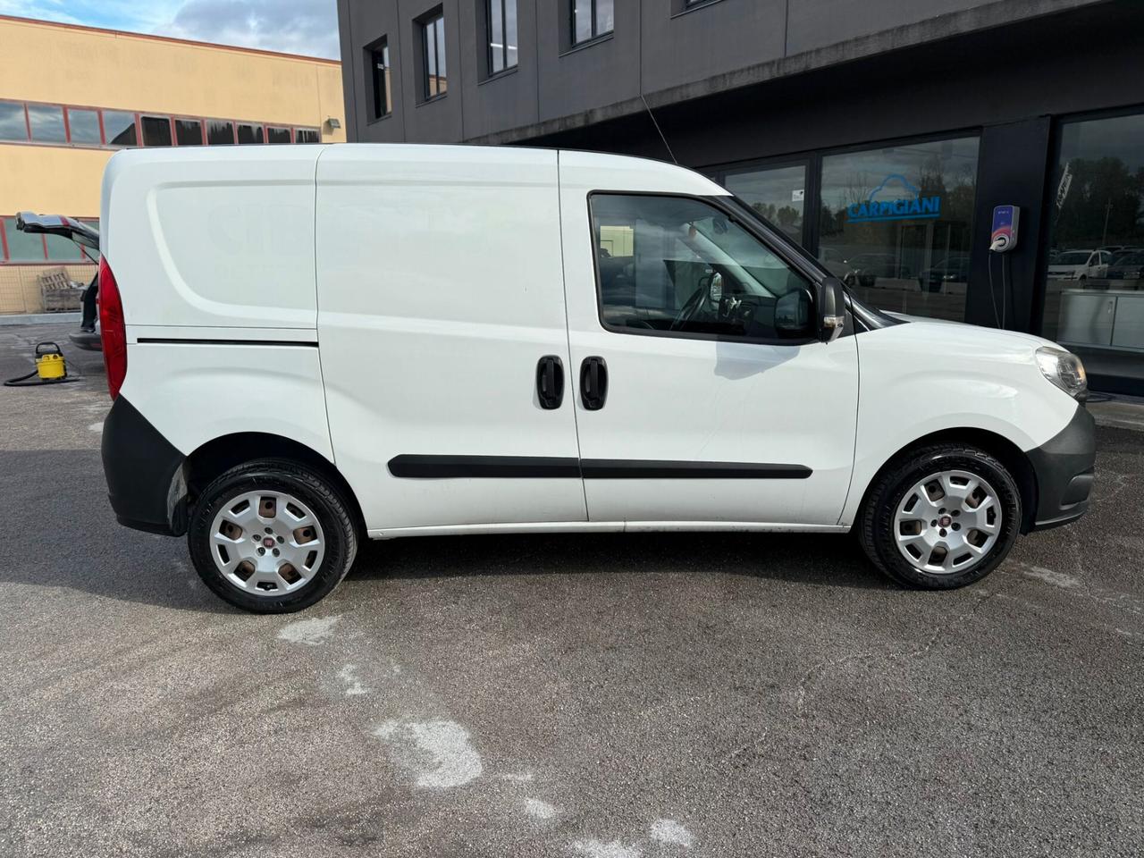 FIAT DOBLO 1.4 METANO 2016 12 MESI DI GARANZIA
