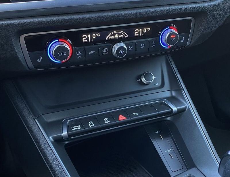 Audi Q3 SPB S Line interno ed esterno 2.0 TDI 150CV s-tronic 35