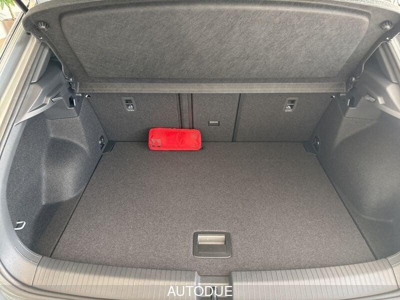 Volkswagen T-Roc 1.0 TSI R-LINE 115 CV