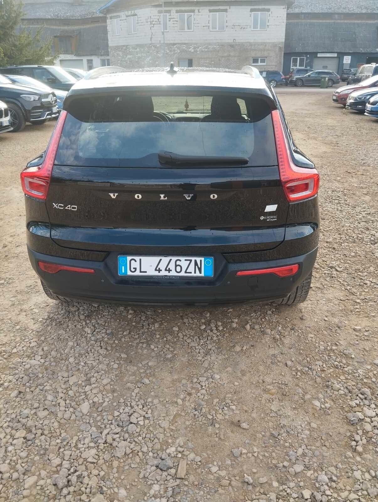 Volvo XC40 T4 Recharge Plug-in Hybrid automatico Ultimate Dark