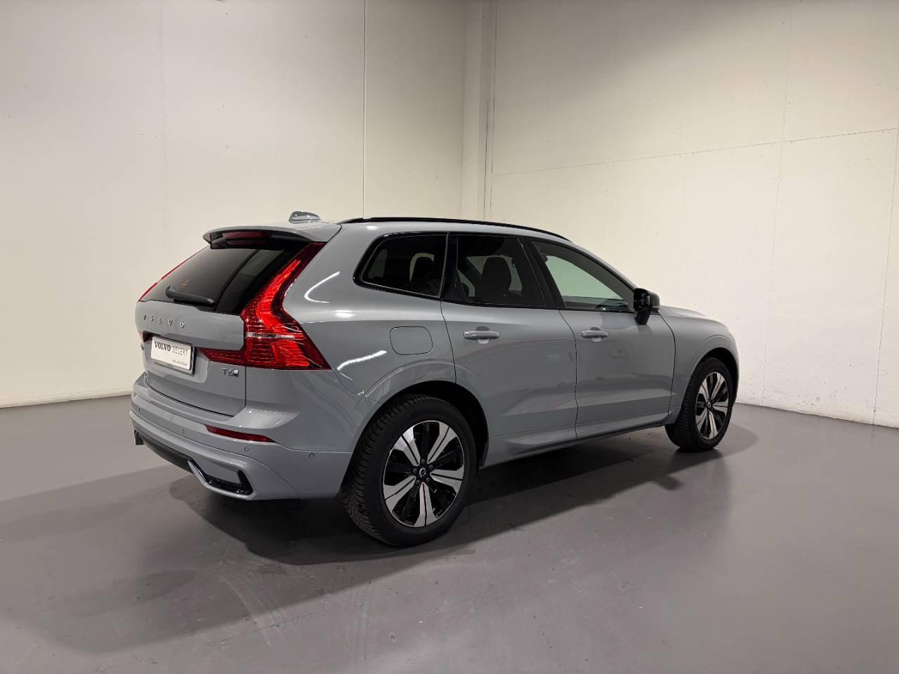 VOLVO XC60 B5 AWD PLUS DARK AUTO