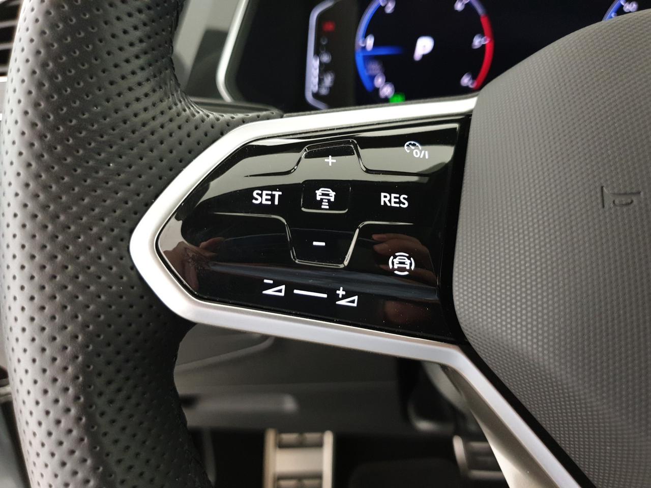Volkswagen Tiguan 2.0 tdi r-line 150cv dsg