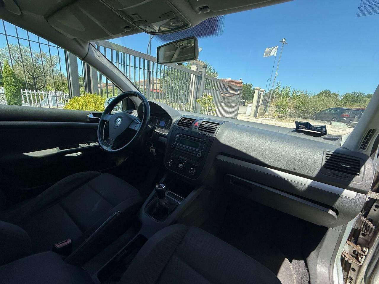 VOLKSWAGEN GOLF 5" SERIE