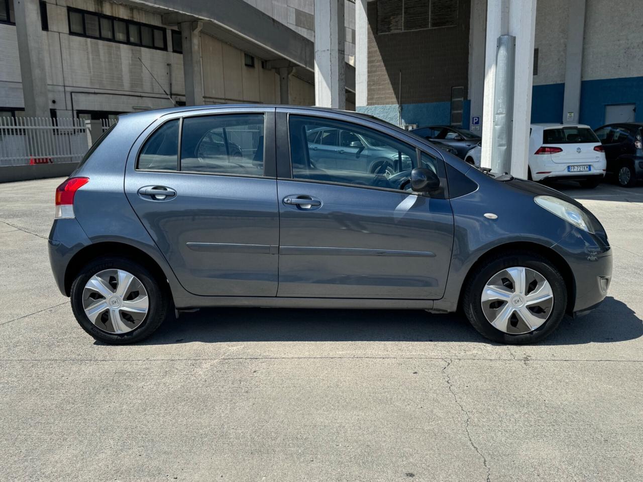Toyota Yaris 1.3 5 porte 2009 neopatentati