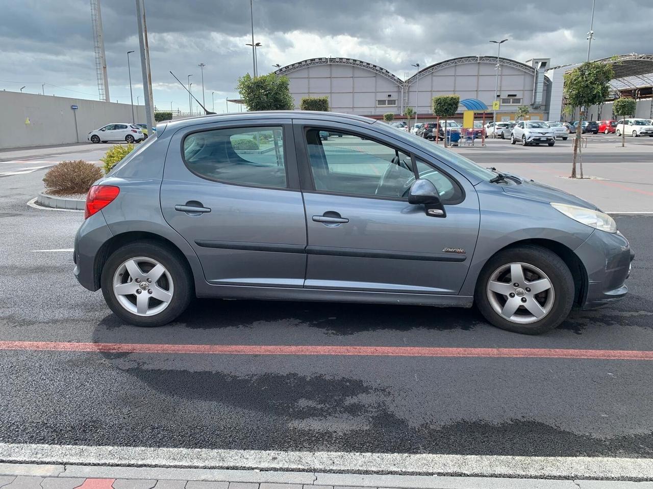 Peugeot 207 1.4 HDi 70CV 5p. X Line Mix