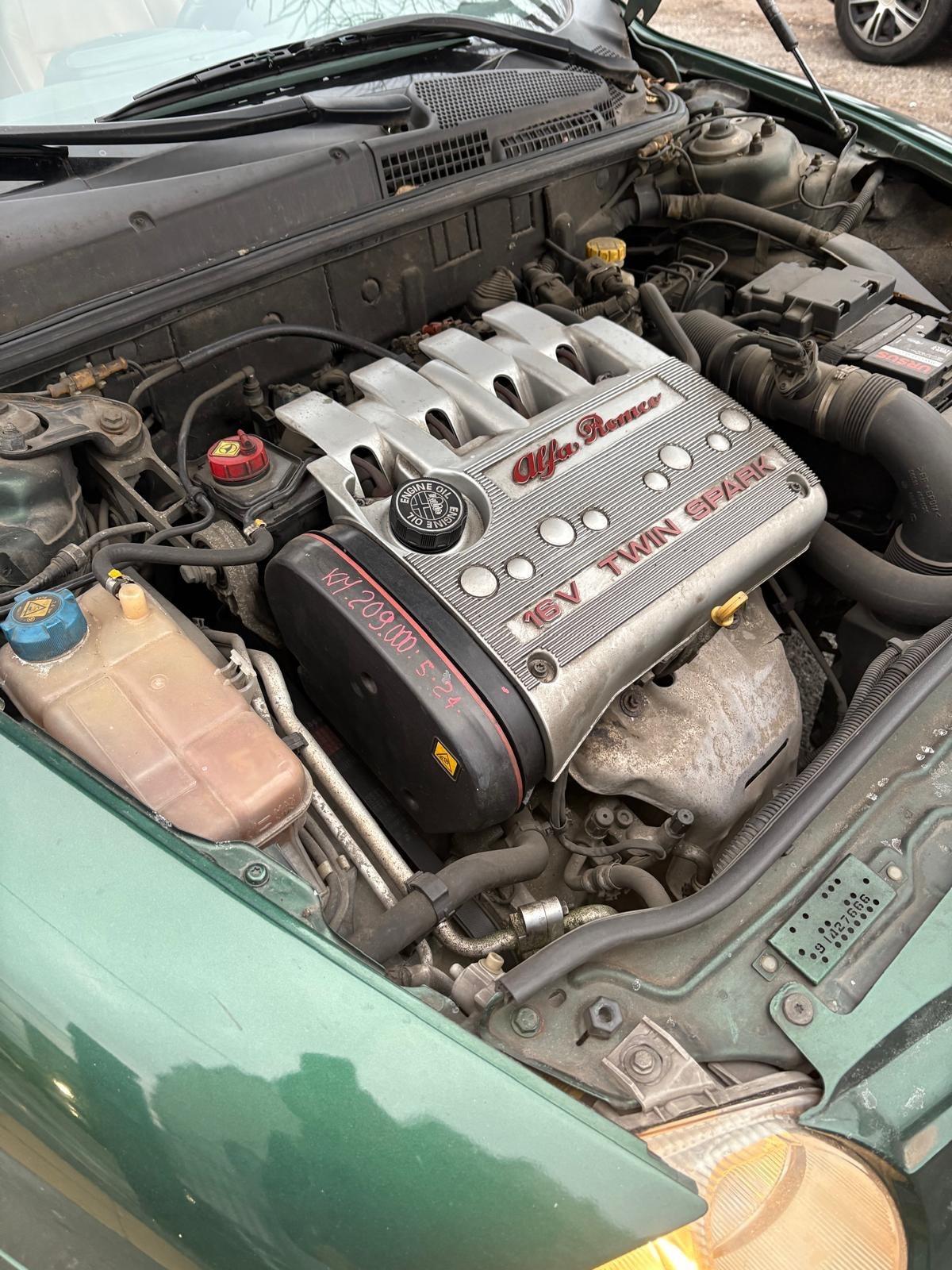 Alfa Romeo 147 1.6i 16V Twin Spark 5p. Distinctive