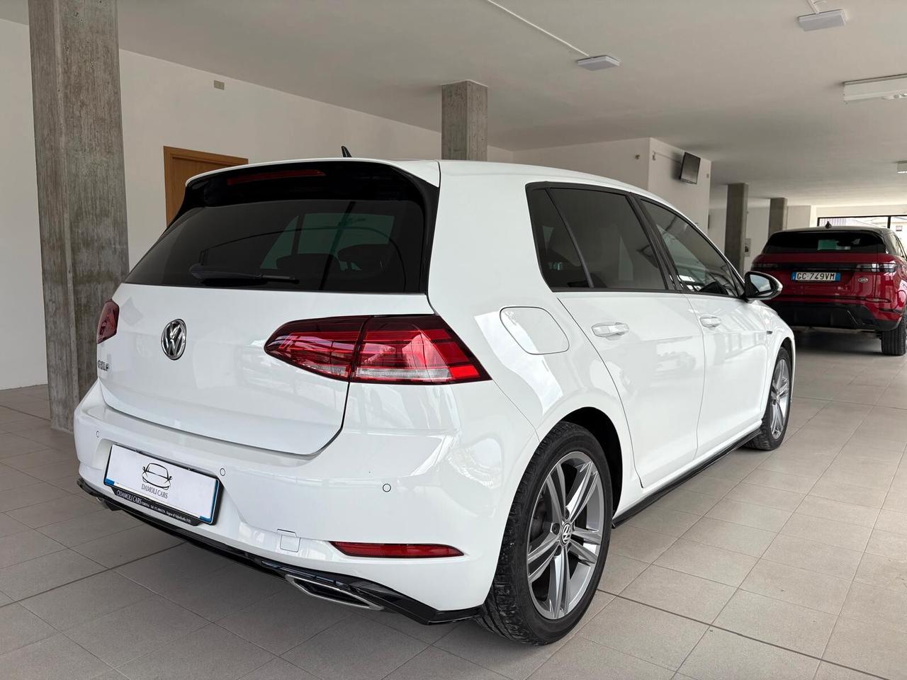 Volkswagen Golf 1.5 TSI 5p. R-LINE