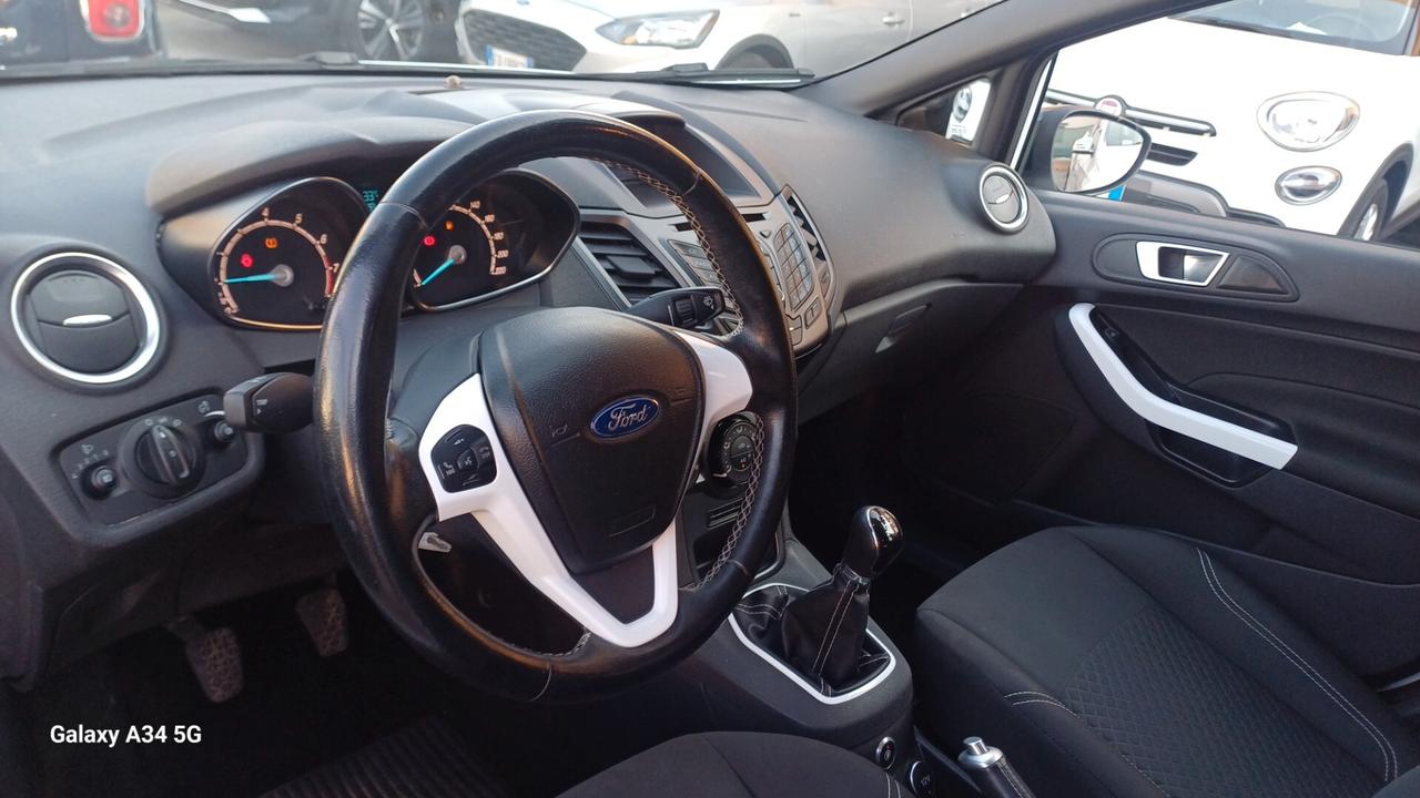 Ford Fiesta 1.4 5 porte Bz.- GPL Black & White Edition
