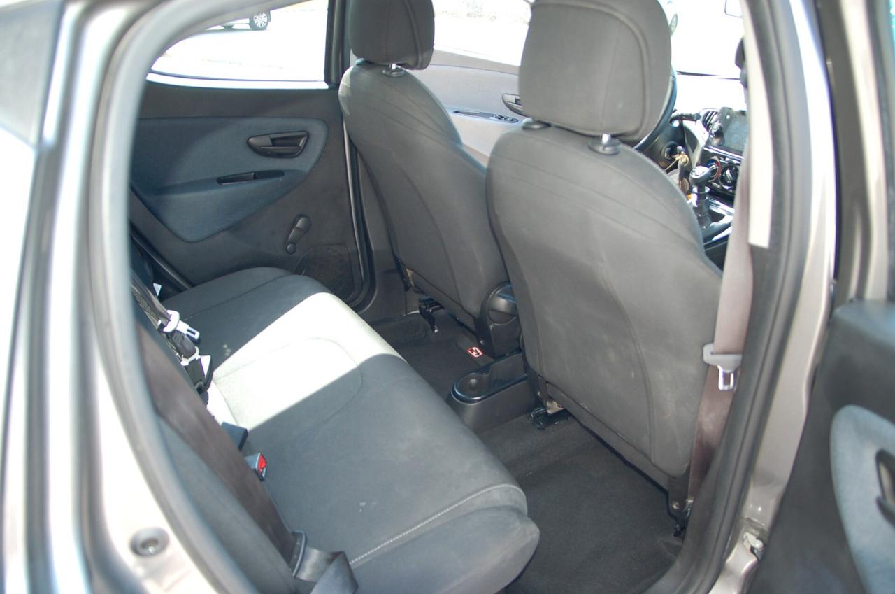Lancia Ypsilon 1.0 FireFly 5 porte S&S Hybrid Gold Plus