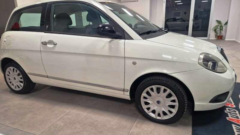 Lancia Ypsilon 1.2 69 CV Diva