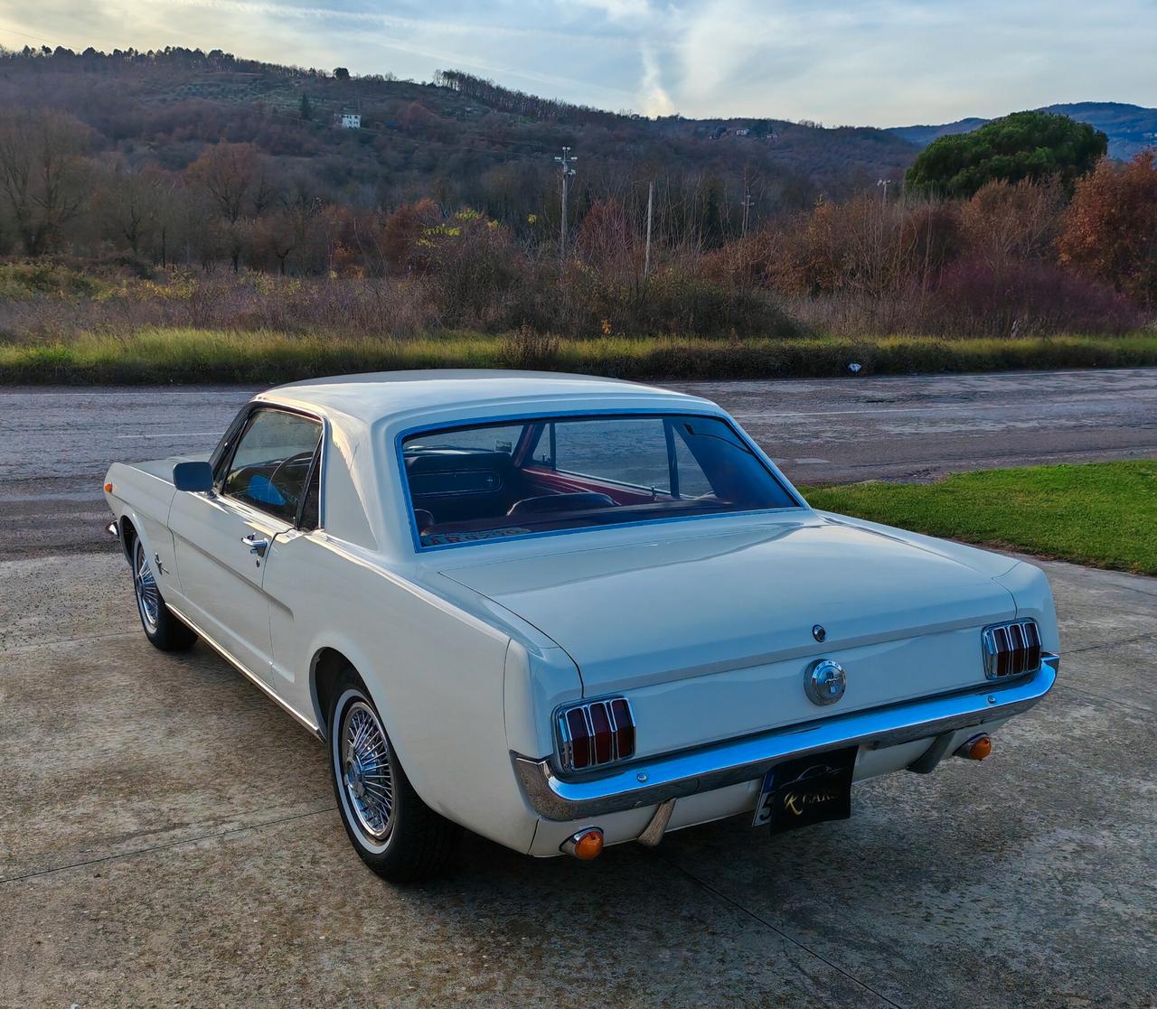 Ford MUSTANG coupè (RESTAURO TOTALE)