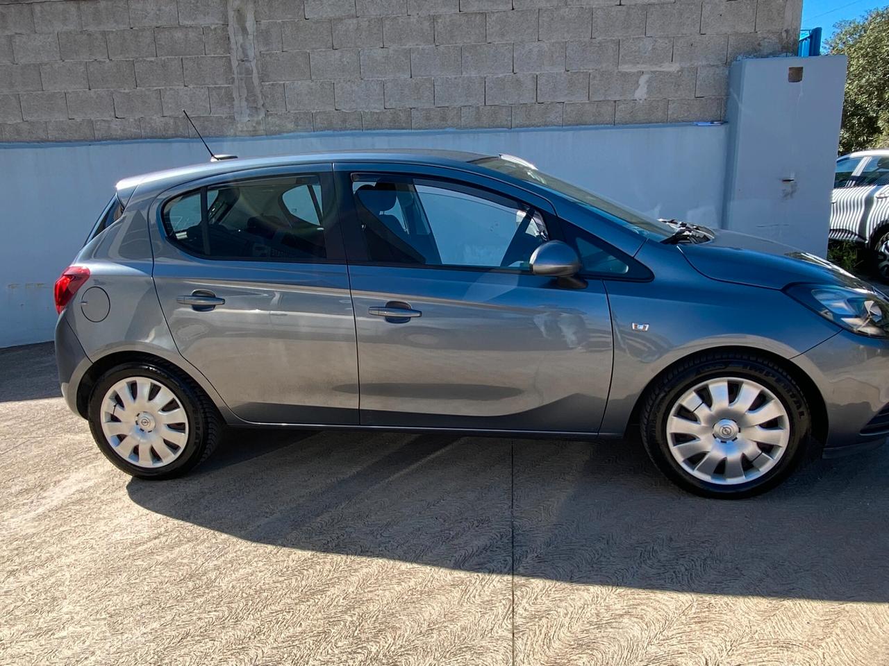 Opel Corsa 1.2 5 porte
