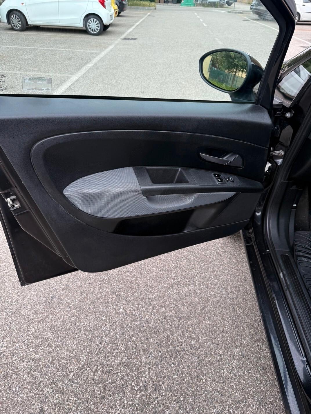 Fiat Grande Punto 1.4 METANO - NEOPATENTATI - 12 MESI DI GAR. -