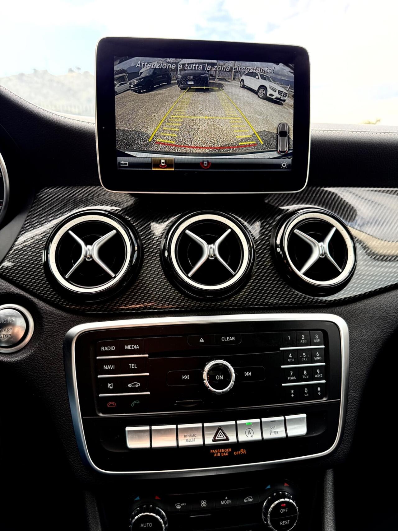 MB GLA 200d 4Matic Premium NIGHT EDITION *TETTO