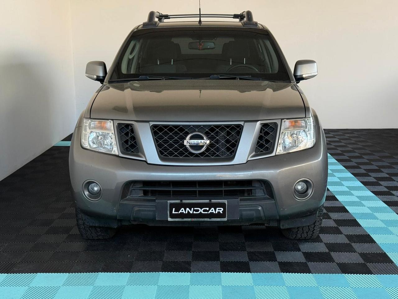 Nissan Navara 2.5 dCi 190CV Double Cab LE HARD TOP