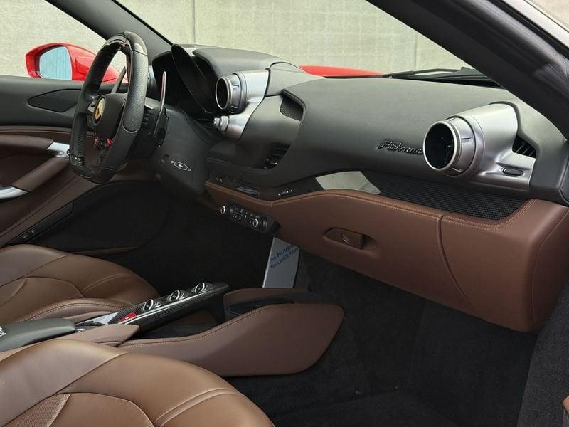 Ferrari F8 Tributo F8 Tributo - sollevatore - volante Led