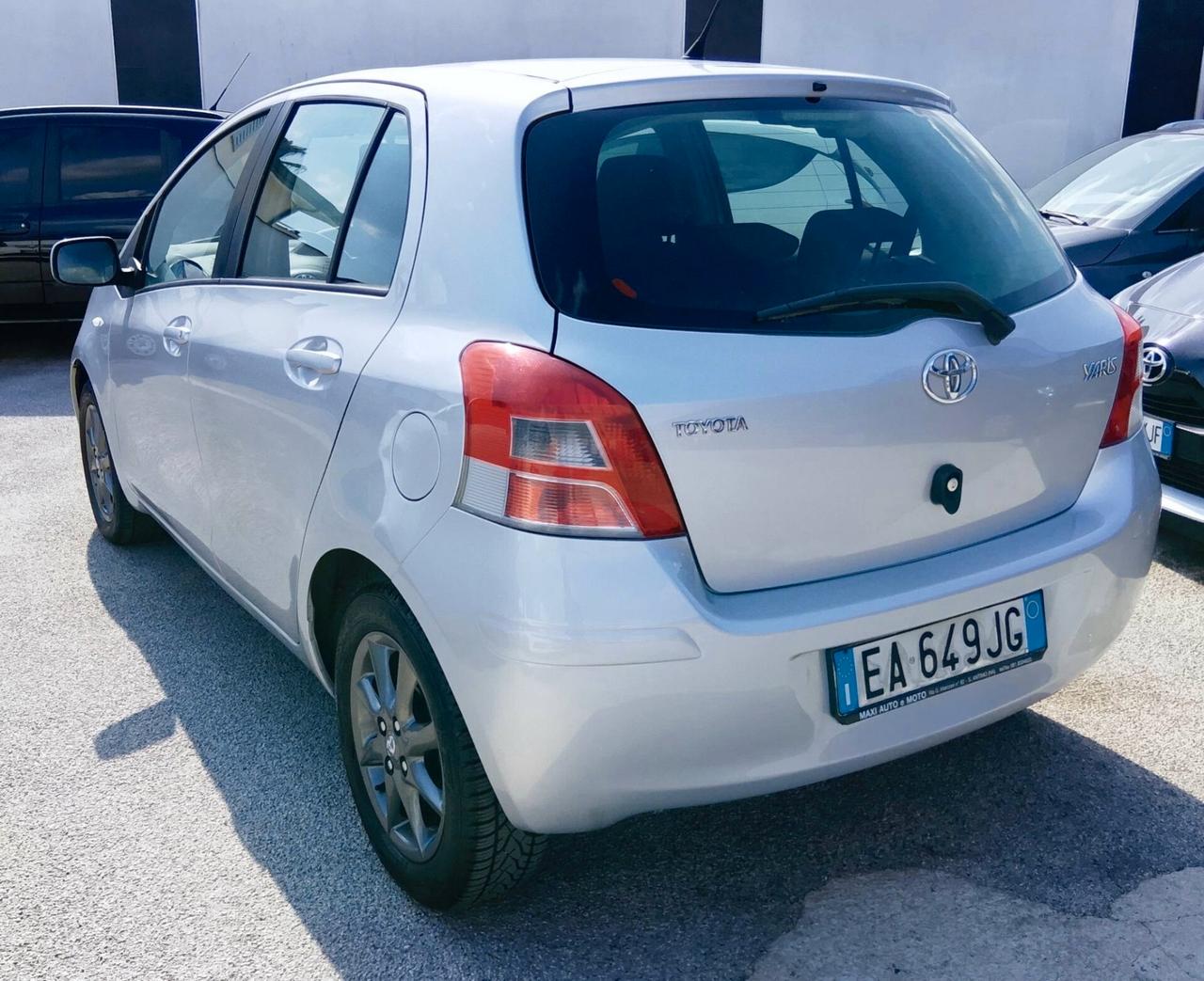 Toyota Yaris 1.0 GPL CASA MADRE
