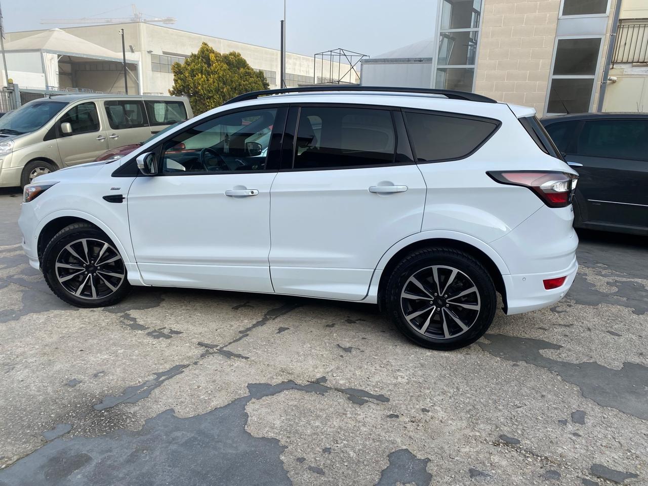 Ford Kuga 1.5 TDCI 120 CV S&S 2WD ST-Line