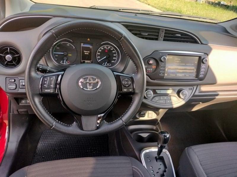 Toyota Yaris Hybrid 1.5 Hybrid business