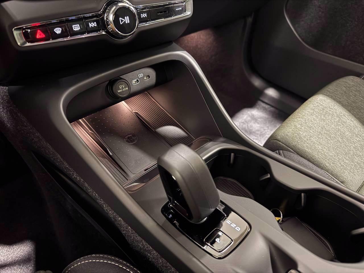 VOLVO XC40 B3 CORE AUTO