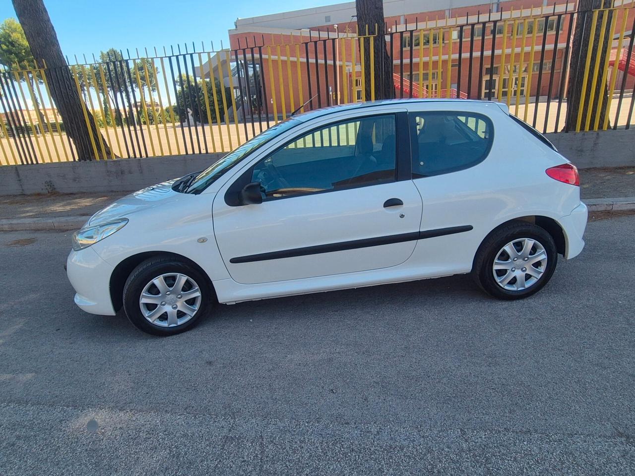 Peugeot 206 Plus 1.1 60CV 3p. Energie 2011