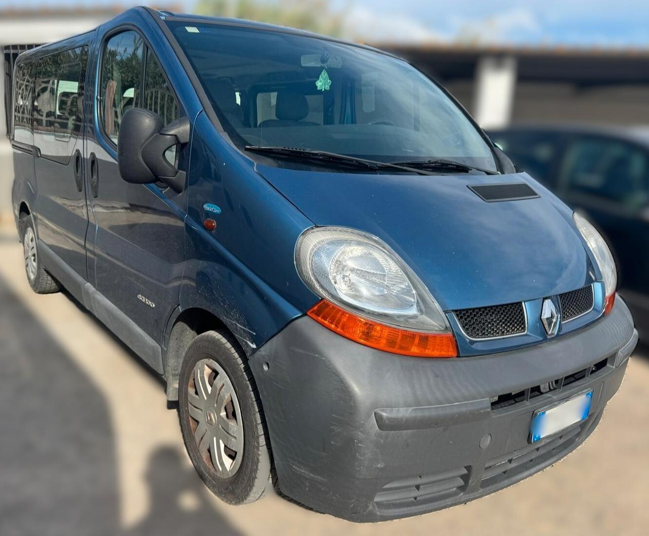 Renault Trafic 100 dCi Pack Clim 9 posti