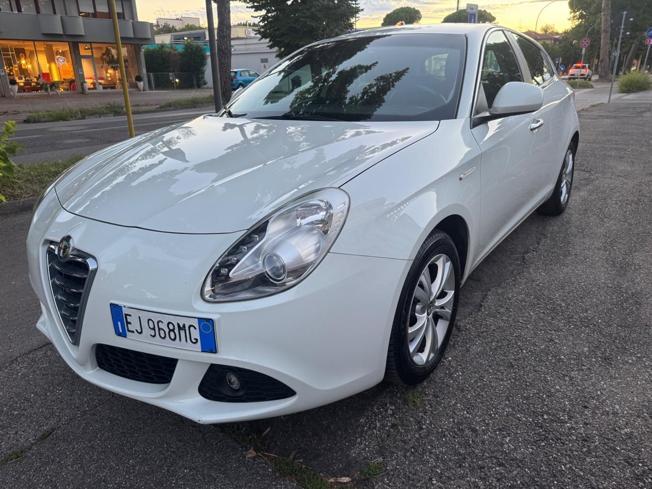 Alfa Romeo Giulietta 1.6 JTDm-2 105 cv garanzia 12 mesi