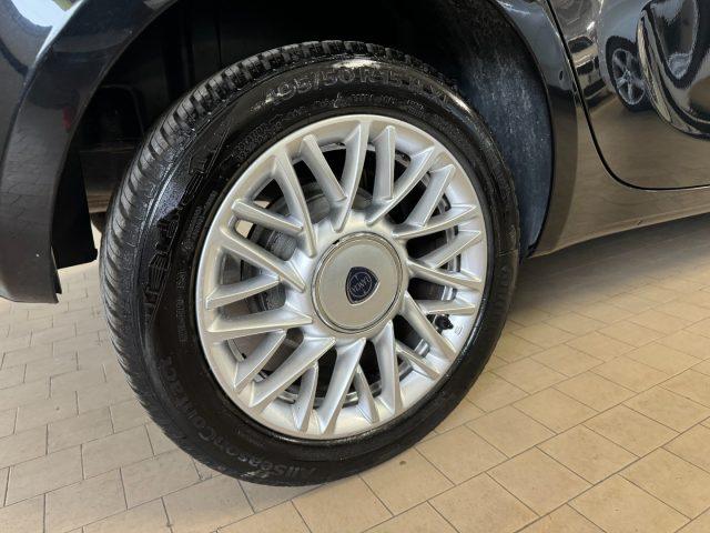 LANCIA Ypsilon 1.2 69 CV 5 porte Neopatentati