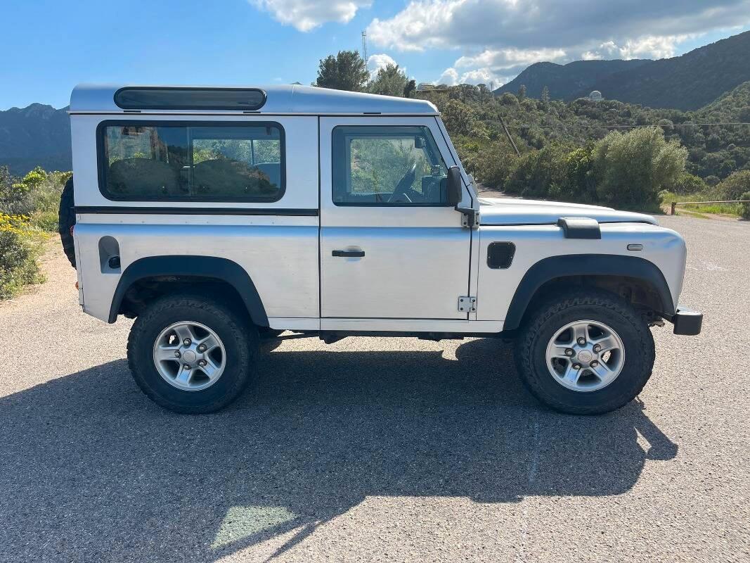 Land Rover Defender 90 SW Land Rover Defender 2.5 td5
