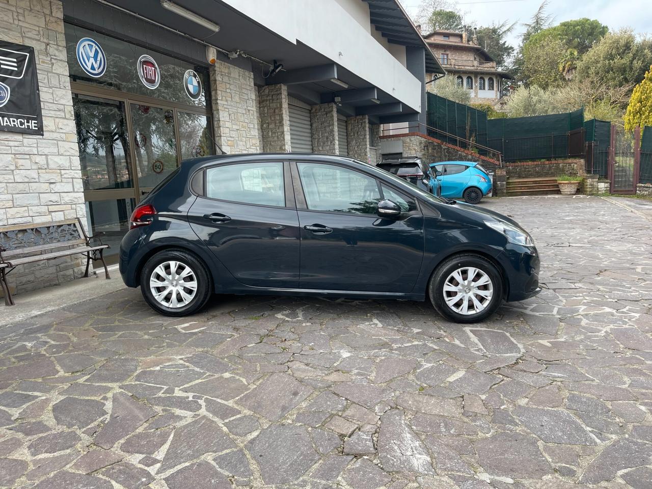 Peugeot 208 PureTech 82 5 porte Allure NEO PATENTATI