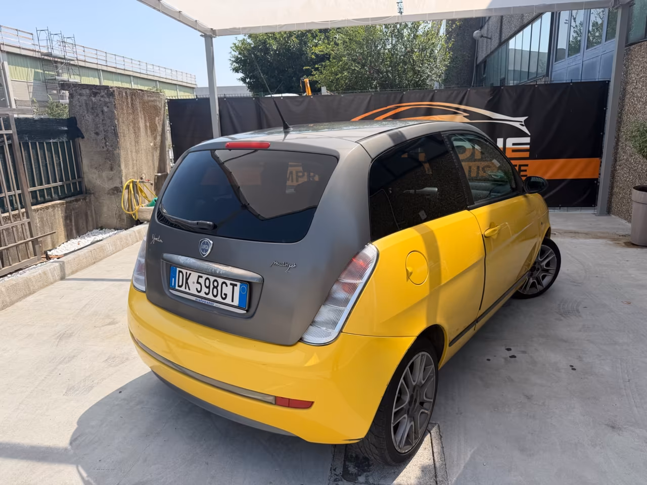 LANCIA YPSILON 1.3MTJ MOMO-DISING BICOLORE