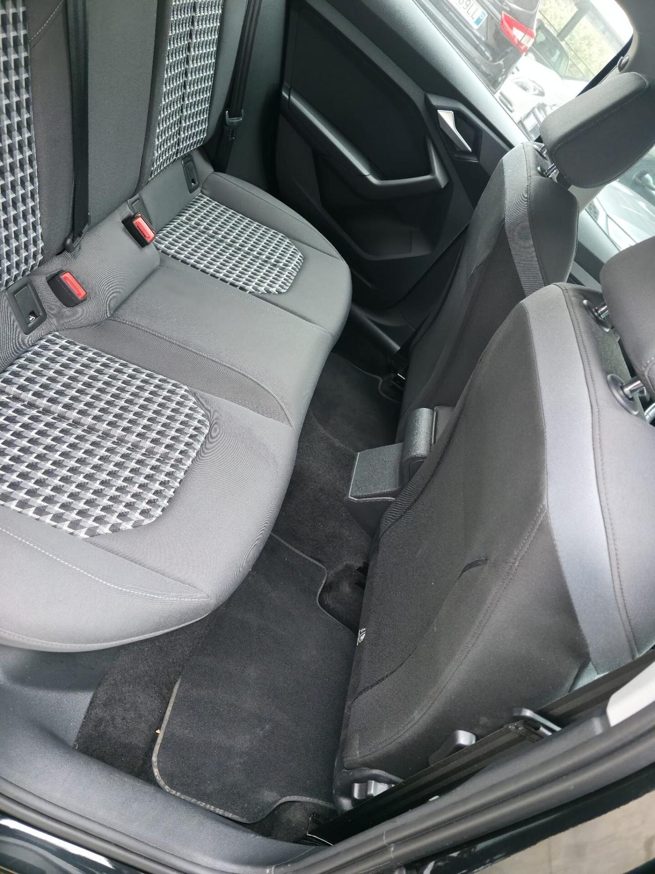 Audi A1 citycarver 35 TFSI Identity Contrast