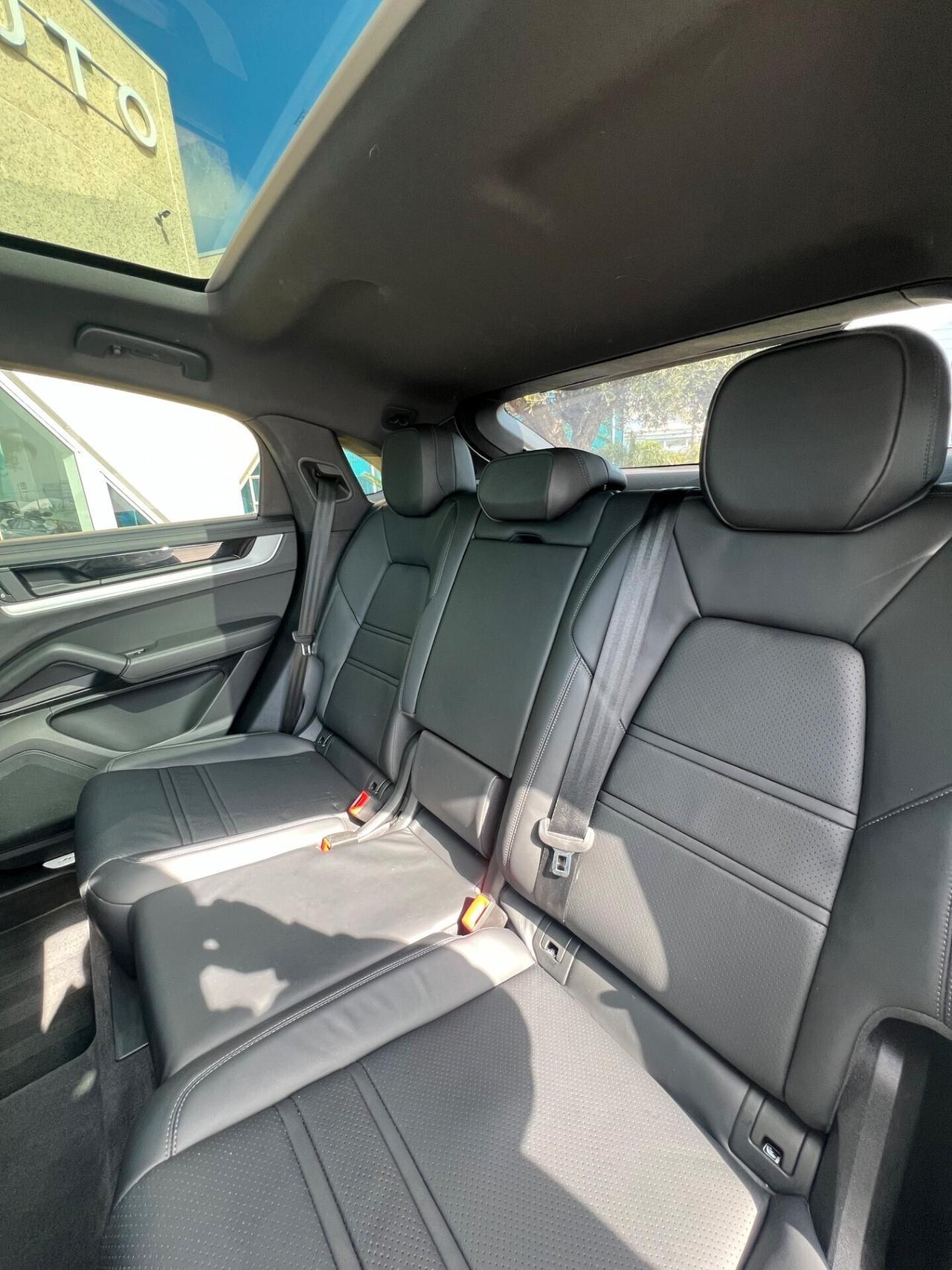 Porsche Cayenne Coupé 3.0 V6 E-Hybrid SUPER OFFERTA T-STOCK