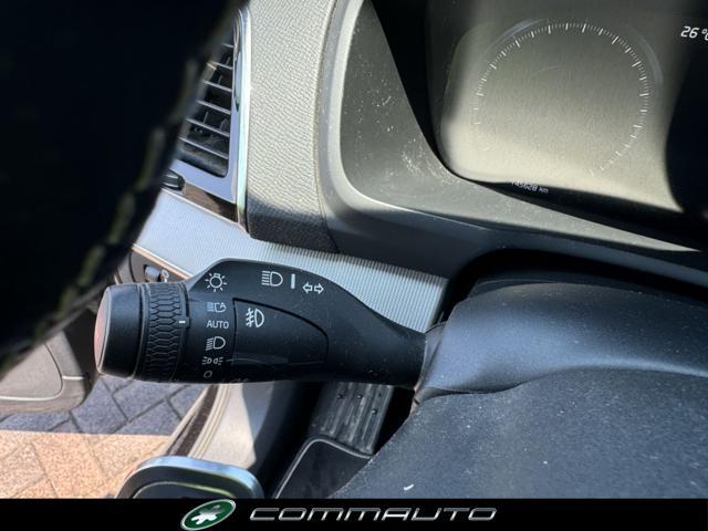 VOLVO XC90 D5 AWD Geartronic R-design