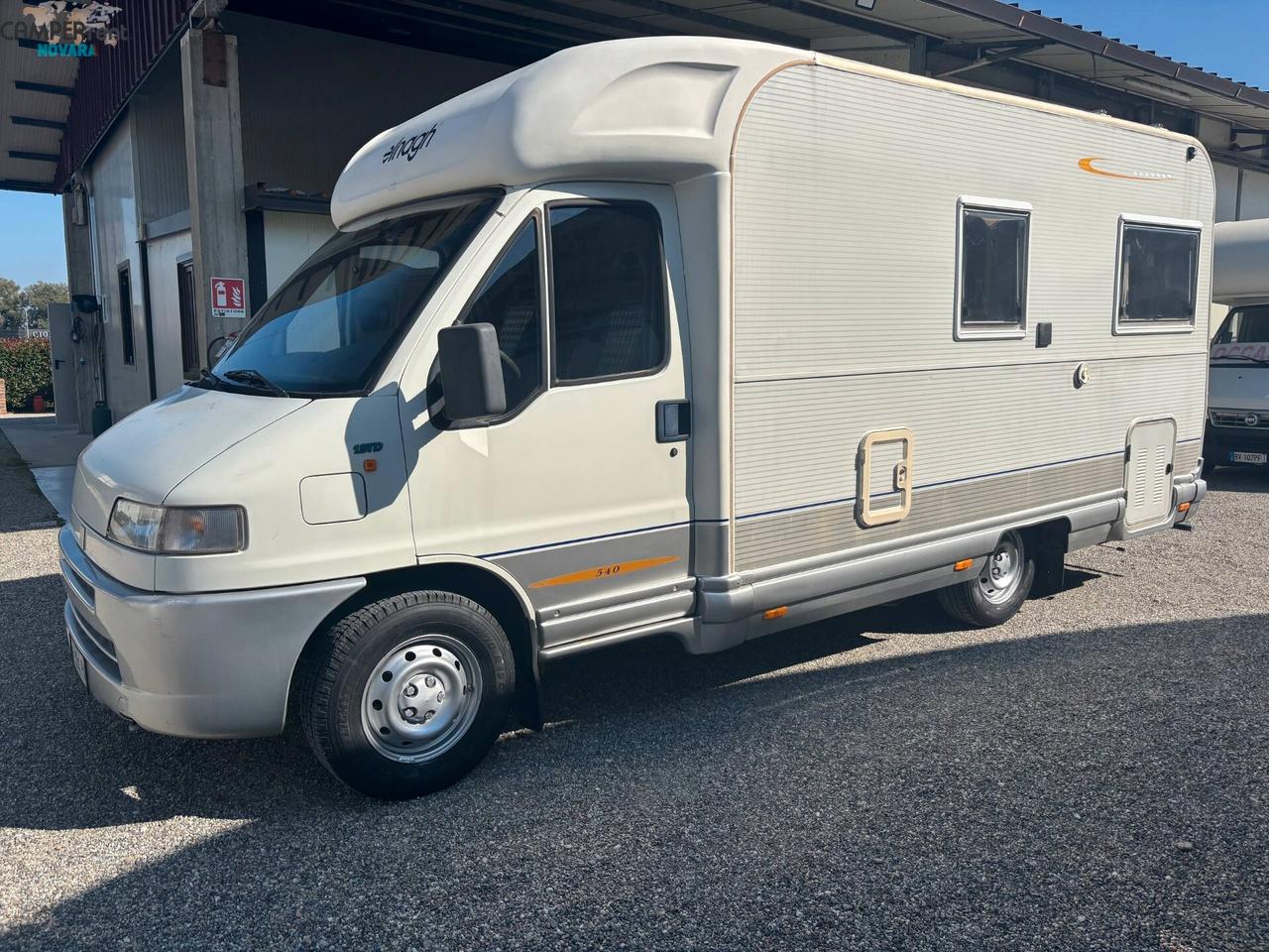 ELNAGH SLEEK 540 - Semintegrale con Dinette a ferro di cavallo in coda