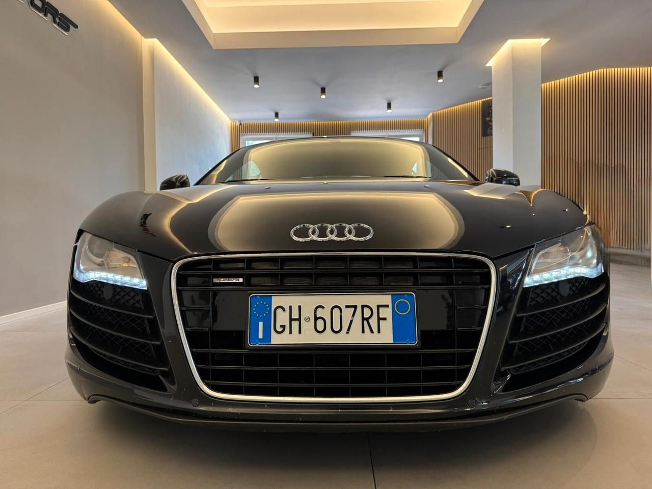 AUDI R8 V8 420CV UNIPRO PERMUTE GARANZIA R-TRONIC