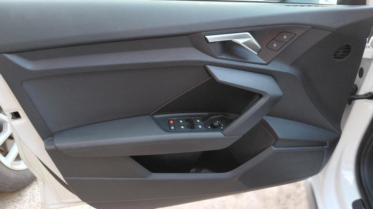 Audi A3 SPB 35 TDI S tronic SLine Unicoprop