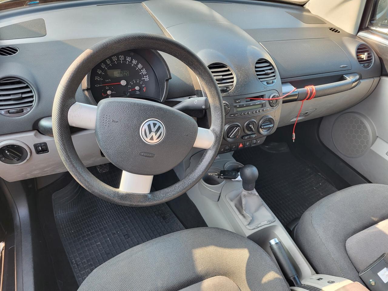 Volkswagen New Beetle 2.0 Cabrio