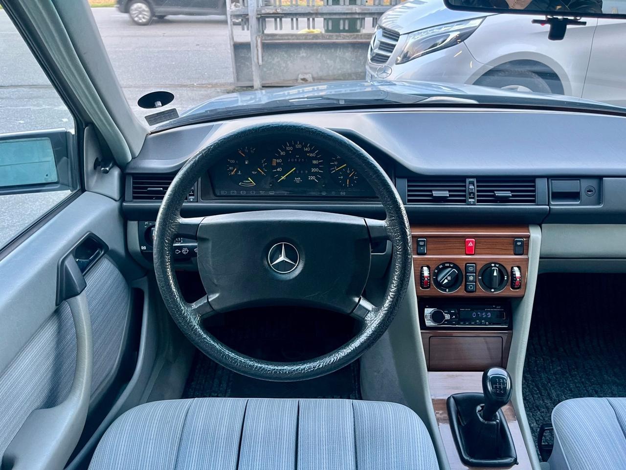 Mercedes-benz E 200 w124