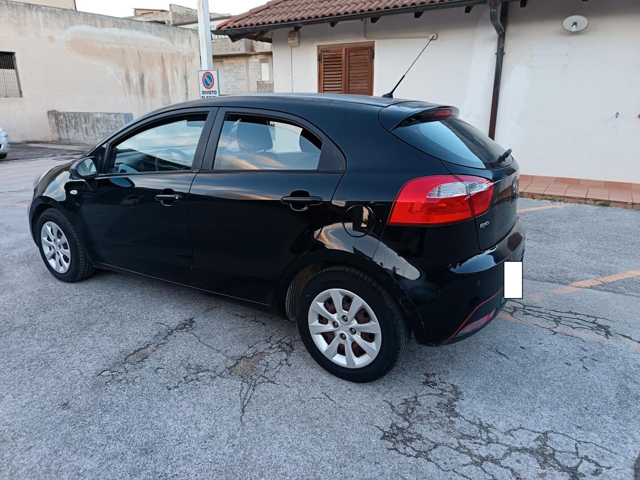 Kia Rio 1.1 CRDi km 145000 Ok neopatentati