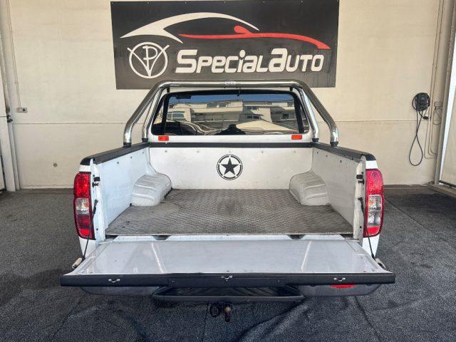 NISSAN Navara 2.5 dCi 4 porte Double Cab LE gancio traino